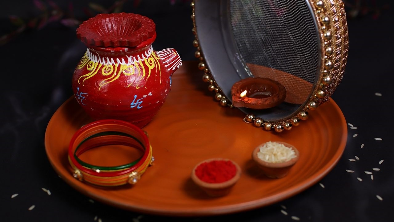 Karva Chauth – Express love and appreciation by sending special gifts to your wife on this sacred day