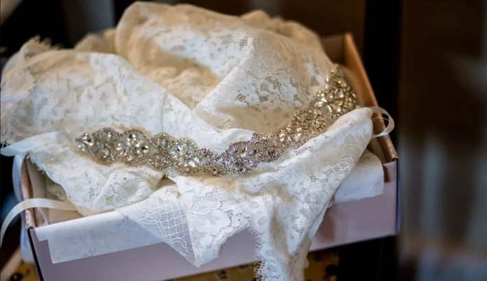 How to Ship a Wedding Dress?
